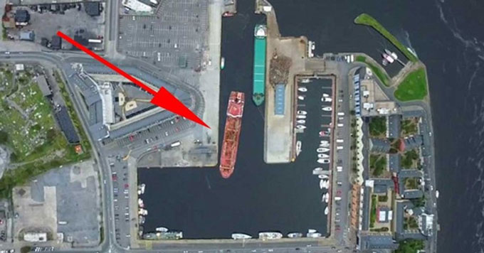 Αριστουργηματικό «παρκάρισμα» ενός καπετάνιου σε λιμάνι της Ιρλανδίας (Βίντεο)