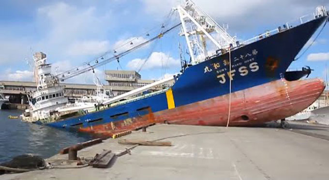 Απίστευτες εικόνες με τις 10 χειρότερες συγκρούσεις πλοίων! (Βίντεο)