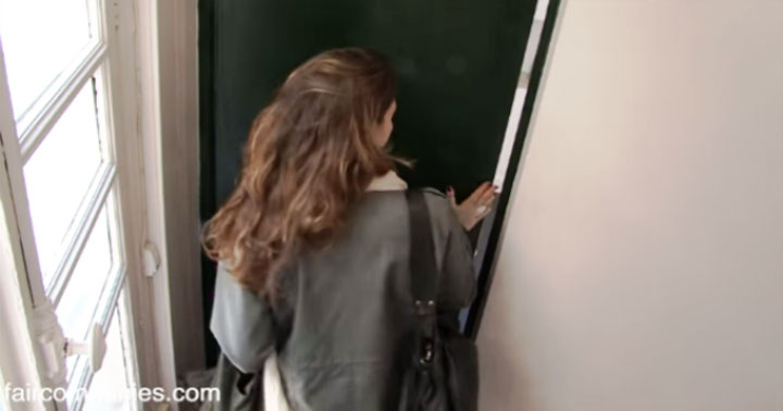 Το Διαμέρισμά της είναι μόλις 11 Τετραγωνικά. Μόλις όμως δείτε την Κουζίνα της… Θα το Λατρέψετε! (Βίντεο)
