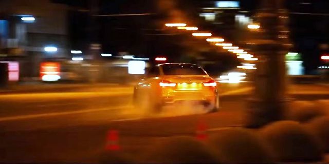 Video: Οδηγική παράνοια με M4 στη Μόσχα