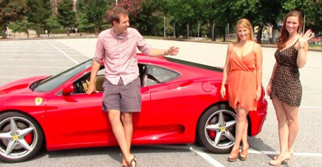 Πως αντιδρούν οι άνδρες στη θέα δυο γυναικών με Ferrari; (Βίντεο)