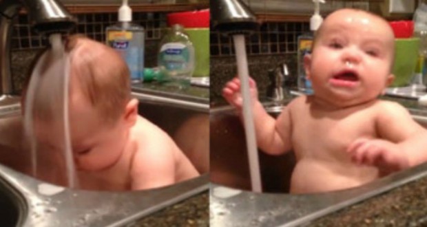 Θα ΓΕΛΑΤΕ μέχρι αύριο! ΔΕΙΤΕ την αντίδραση του γλυκού μωρού όταν κάνει μπάνιο!