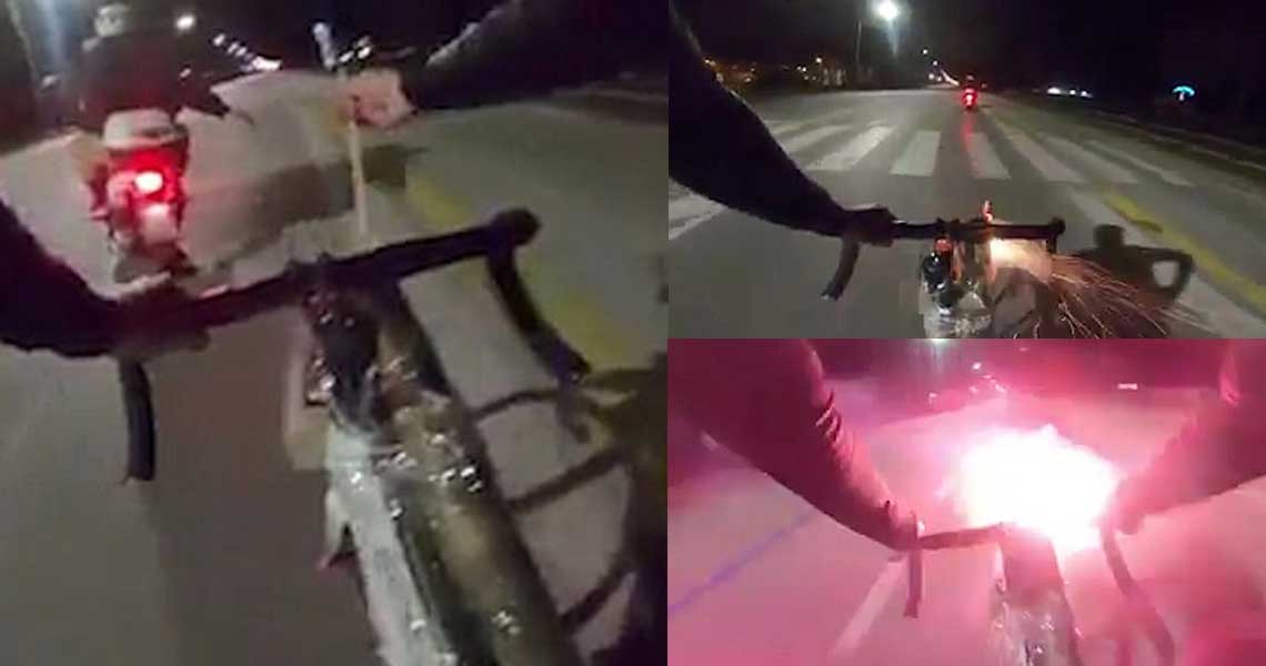 Ποδηλάτης εκτοξεύει με αυτοσχέδιο κανόνι φωτοβολίδες σε μηχανάκι που τον παρενόχλησε