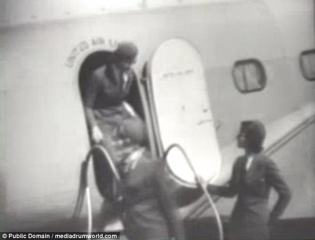 Φωτογραφίες από το 1930 δείχνουν την σεξιστική διαδικασία πρόσληψης των αεροσυνοδών