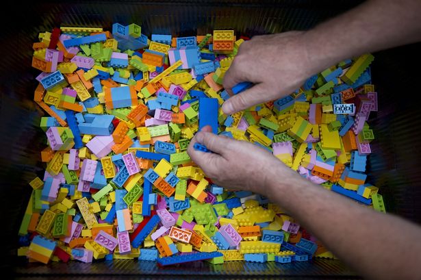 Η LEGO ψάχνει για επαγγελματία κατασκευαστή με μισθό 30.000 ευρώ