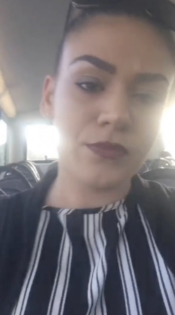 22χρονη είδε άντρα να αυνανίζεται κοιτώντας την στο λεωφορείο και τον έβγαλε βίντεο