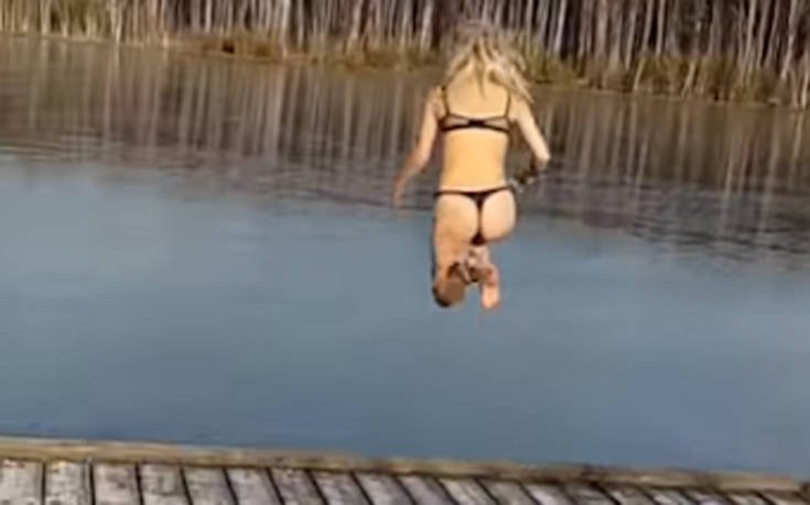 Ρωσίδα επιχειρεί βουτιά σε λίμνη αλλά δεν υπολόγισε κάτι