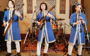Γιαπωνέζικο συγκρότημα διασκευάζει τα «Καγκέλια»