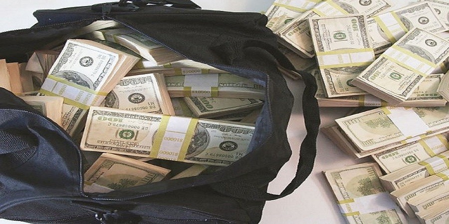 Βρήκε τσάντα με €320.000 ευρώ και την επέστρεψε στον ιδιοκτήτη της