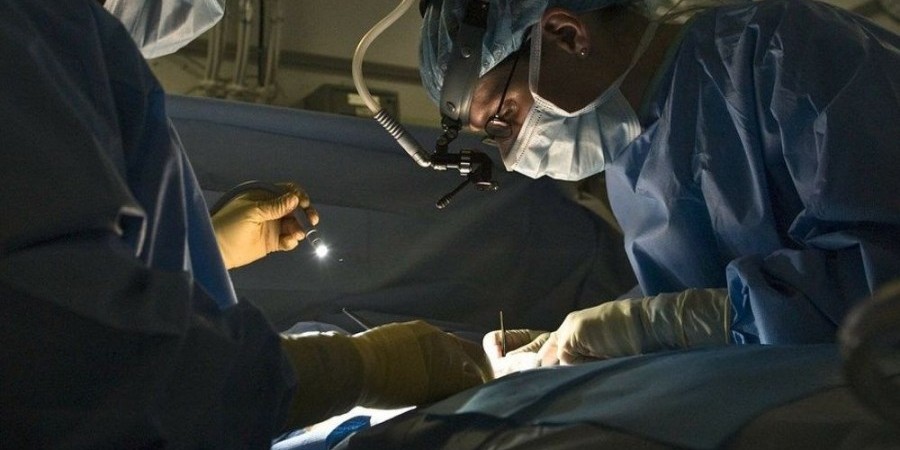 Νεφρό βάρους 7,4 κιλών αφαιρέθηκε από ασθενή σε νοσοκομείο στο Νέο Δελχί
