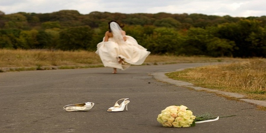 Απίστευτη ιστορία : Γυναίκα – «αράχνη» με 3 ταυτόχρονους γάμους