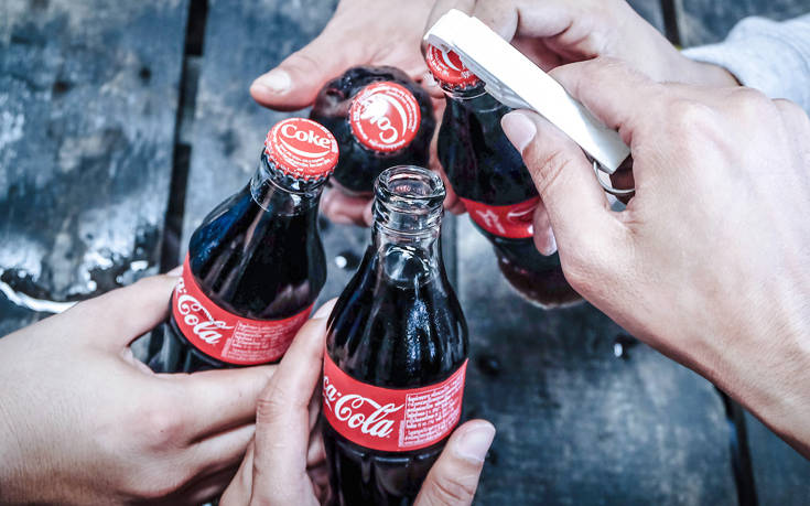 Ο παράξενος μύθος που κυκλοφορεί για την Coca-Cola