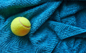Τι σχέση έχουν τα μπαλάκια του τένις με τις αφράτες πετσέτες σας