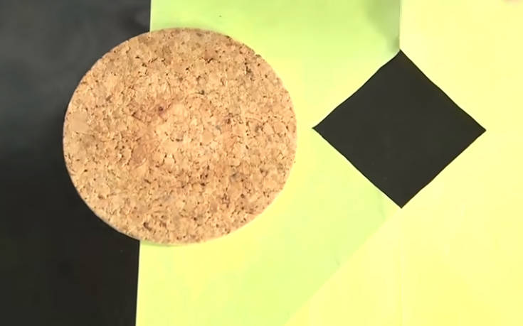 Πώς περνάς έναν μεγάλο κυκλικό δίσκο μέσα από μια μικρή τετράγωνη οπή