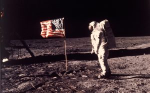 Γιατί το πρώτο ταξίδι του ανθρώπου στη Σελήνη κόστισε πολλές ζωές