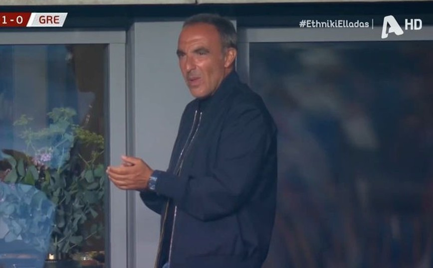 Εκνευρισμός για τον Νίκο Αλιάγα που χειροκρότησε το γκολ του Μπαπέ στον αγώνα Γαλλία – Ελλάδα: «Υπερ...