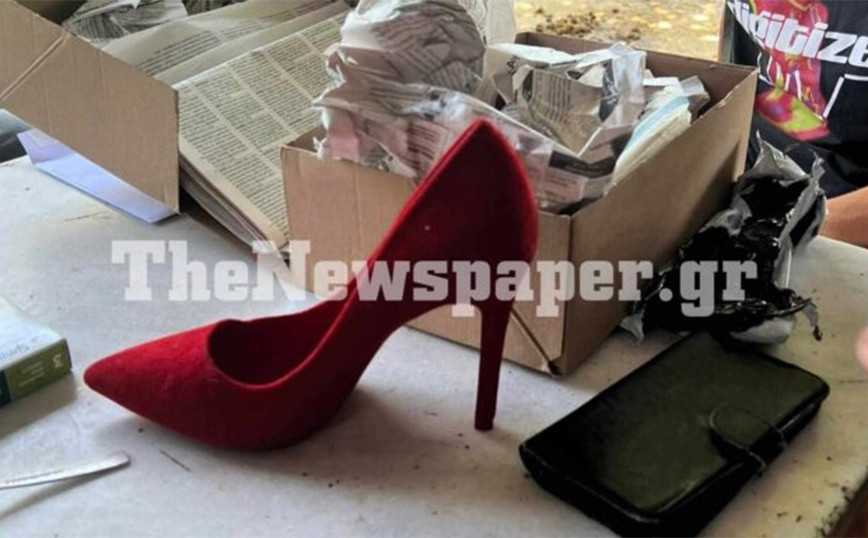 Την πάτησε… Βολιώτης με αγορά στο internet: Παρήγγειλε ανατομικά παπούτσια και του πήγαν γόβες