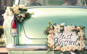H απροσδόκητη πρόταση γάμου: Υποψήφιος γαμπρός στη Λέσβo έστειλε στην σύντροφό του… εξώδικο