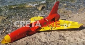 Αναστάτωση στο Ηράκλειο: Λουόμενοι είδαν drone που ξεβράστηκε και νόμιζαν ότι είναι από το Ιράν