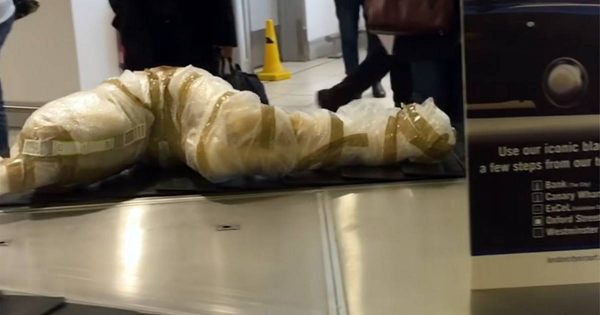 Τα πιο απίθανα πράγματα που μπορεί να δεις περιμένοντας τις βαλίτσες στο αεροδρόμιο